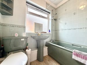 Family Bathroom- click for photo gallery
